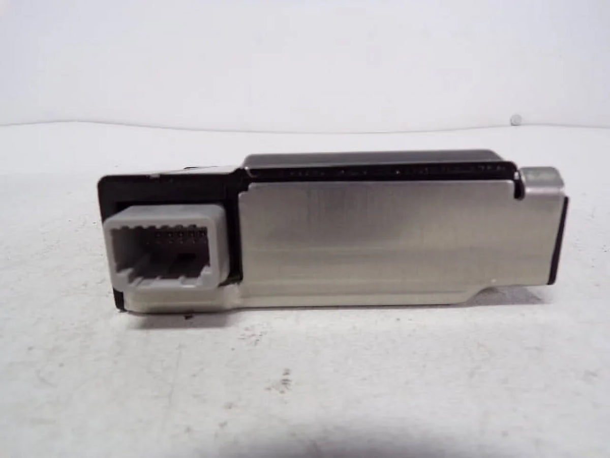 Pre-Owned 17 18 19 20 Toyota Prius Roof Mounted Lane Departure Warning Camera OEM LKQ (Good)